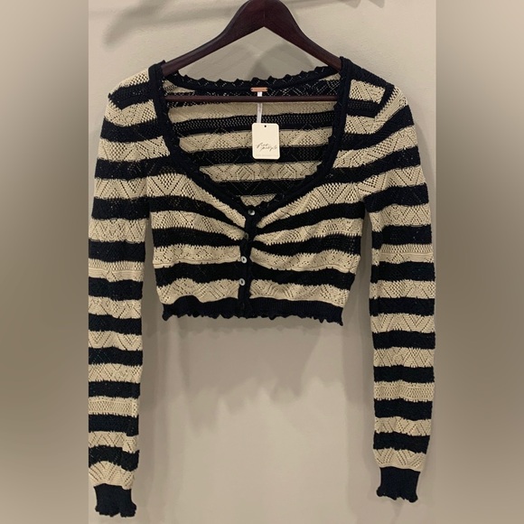 Free People Brand New Set. Size XS. Crochet sweater set - Picture 4 of 4